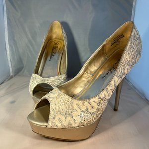 Champagne Lace Peep Toe Platform Pumps Size 7